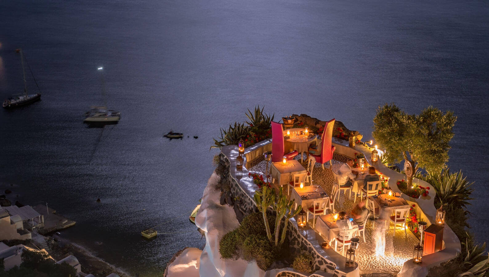 Mit dem Mietwagen durch das Nachtleben von Griechenland